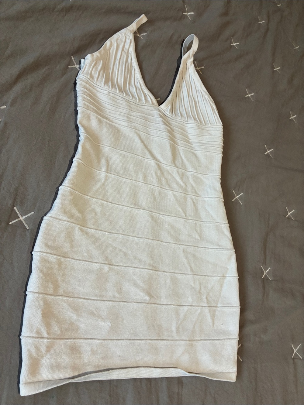 White V-Neck Bodycon Dress - Sleek Bandage Style